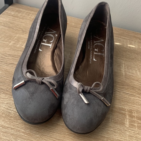 AGL Kristin Low Block Heel Pumps Coal Gray Suede with Bow size 39 us 9 - Picture 14 of 14